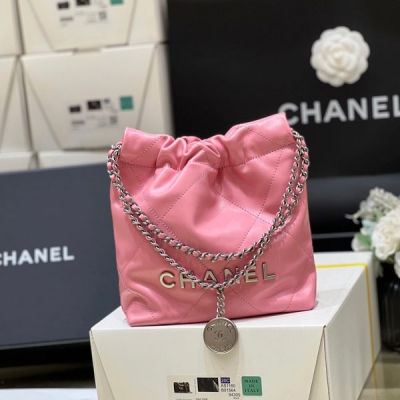 Chanel香奈兒 新顏色粉色 2024S 春夏系列 大爆款 mini 22 bag 作為全球搶購的大爆款！無疑又是溢價款！非常難買！23s這只mini 22真的是太好看了 上身太好搭配了，容量也超級大 手拎斜挎都可以 經典耐看 獨家原廠方