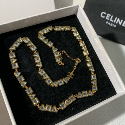 Celine 新款分享施令 一眼相中 適合疊戴 單價不高 巨顯溫柔氣質 適配度滿分