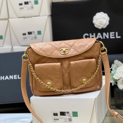 Chanel香奈兒 2024P 春夏預告系列 大爆款hobo復古包 最最值得購買的一款hobo 特別復古特別時髦 感覺背一萬年都不會過時 實用性非常強，大號可以手拎，可以腋下背，也可以斜挎 容量非常大 超級推薦！原廠正品三隻羊小牛皮 大號