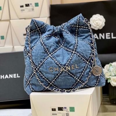 Chanel香奈兒 2024P 春夏預告系列 限量版牛仔丹寧垃圾袋 限量版22bag 牛仔丹寧垃圾袋！歷史最最最好看的一款牛仔啦 實物超級驚豔，怎麼搭配都很好看！非常休閒百搭，經典不過時 超級推薦！原廠正品水洗牛仔丹寧 35*37*7cm/