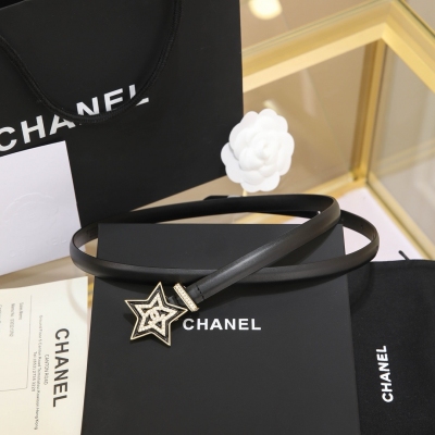 Chanel香奈兒 新款2024P 樹脂水鑽點綴雙C經典，星星黃銅材質、品牌logo小牛皮腰帶 1.5cm 時尚優雅又不失氣質！