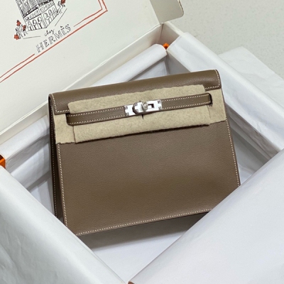 Hermes愛馬仕 新出现货? KELLY DANSE 22CM 大象灰 银扣 EV皮种 - EVECOLOR 斜背、侧背、肩背、腰包、背包、手包 22CM