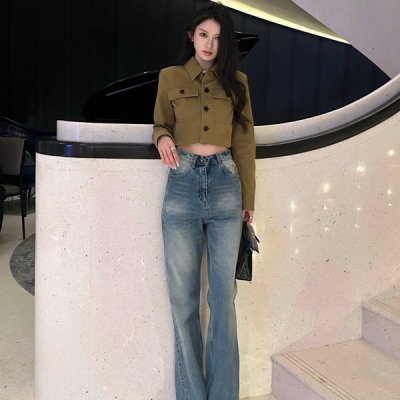 YSL聖羅蘭Yves Saint Laurent 2025s 長腿神褲剪裁絕了牛仔褲裡的天花板 復古色洗水顏色超漂亮 自帶褲中線巨時髦視覺藝術 極致的性冷淡風 1.8的身高都沒問題 免代品質 自留2條的爆款SML