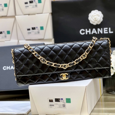 Chanel香奈兒 2024A 高級手工坊系列 MAXI 法棍手拿包 萬眾矚目，終於買到啦！實物超超時髦 又炫又酷 vintage質感滿滿！非常個性 推薦！原廠正品Bodin.joyeux油蠟羊皮 18*38*4cm