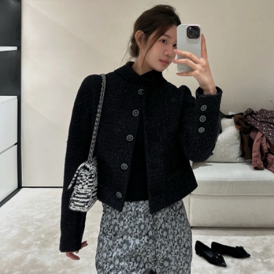 Chanel香奈兒 2024fw 系帶編織外套整體風格都透露著精緻優雅 隨意搭配牛仔褲都有型！定制面料一流的剪裁工藝超高端的上身體驗 SML