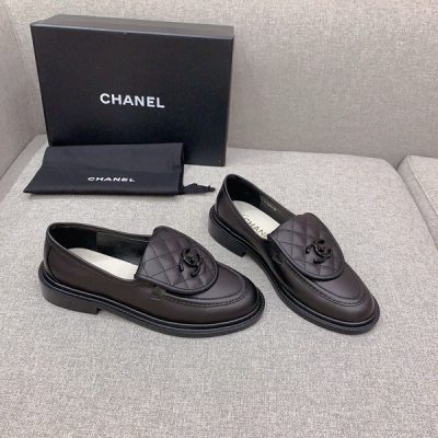 Chanel香奈兒 經典翻蓋菱格樂福鞋 經典百搭款 超級文藝風 樂福鞋界天花板 上腳真的好乖 鞋面原版牛皮 內裡墊腳絲綢羊皮 義大利真皮大底 碼數35-39（40 41定做）