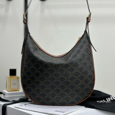 Celine HELOISE標誌印花牛皮革手袋 採用經典標誌印花，更加知性成熟、進口原廠皮老花系材質質感很好，採用設計上身重量輕。肩 背 拉鍊開合 強烈推薦 SIZE: 30*28.5*8CM