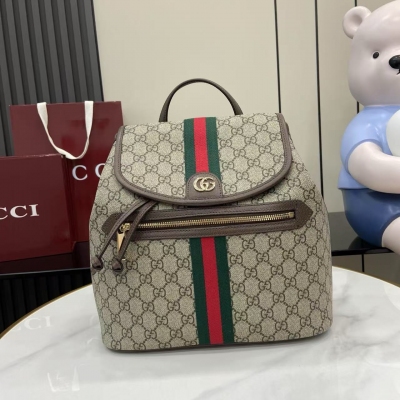 Gucci古馳 新品 Ophidia系列亮眼呈獻新穎廓形與功能，以標誌性米色和棕色配色匠心演繹，締就質地柔軟的創新包袋單品。米色和深棕色GG字母交織圖案塗層織物 棕色皮革滾邊 金色調配件 綠色棉質襯裡 雙G 織帶 外部：拉鍊口袋 提手（6釐