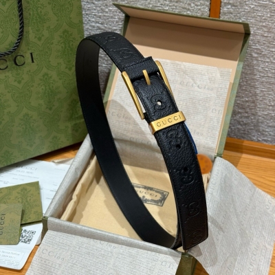 Gucci古馳 2025新款定制高級刺繡字母連帽衛衣出貨定位刺繡字母！落肩寬鬆版型超拉風進口純棉衛衣面料質感超贊！時髦又高級 強烈推薦自留款做工品質看細節 白色S/M/L
