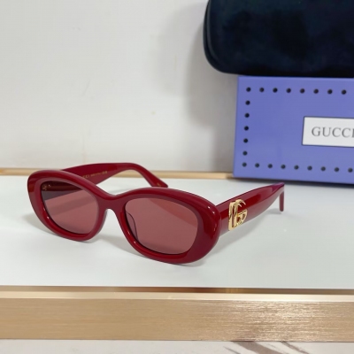 Gucci古馳 倪妮.宋威龍.李沁同款 MOD：GG1829SK 25ss系列橢圓形輪廓和標誌性圖案融合在一起，形成迷人的設計。這款太陽鏡的鏡框比例勻稱，鏡腿上有大雙 G 細節