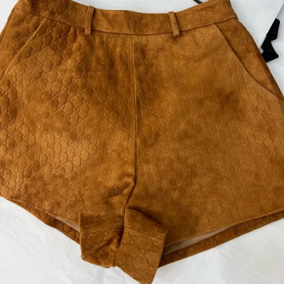 Gucci古馳 2025fw 提花絲線圓領開衫 定制絲線 擁有絕對質感的單品 進口機紋路提花精緻很有層次感 色系自帶高貴典雅氣質 搭配半裙褲裝都OK SML