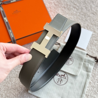Hermes愛馬仕 腰帶 Constance 經典精品五金 搭配進口（積雨雲灰）togo皮 寬度38MM 以其精湛工藝高品質材料和經典設計備受推崇 是男士腰帶頂級選擇 簡約大氣 適合商務和休閒場合 產品手感細膩 不僅是實用配飾 更是身份與品